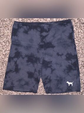 PINK Victoria's Secret Yoga Shorts in Charcoal Black